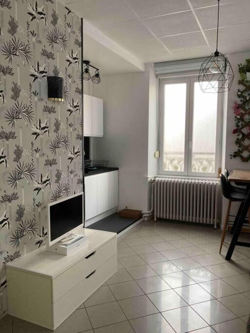 Black & White Harmony Apartment *